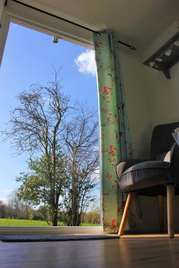 Hopgarden Glamping Luxury Shepherds Huts Wadhurst Exteriör bild