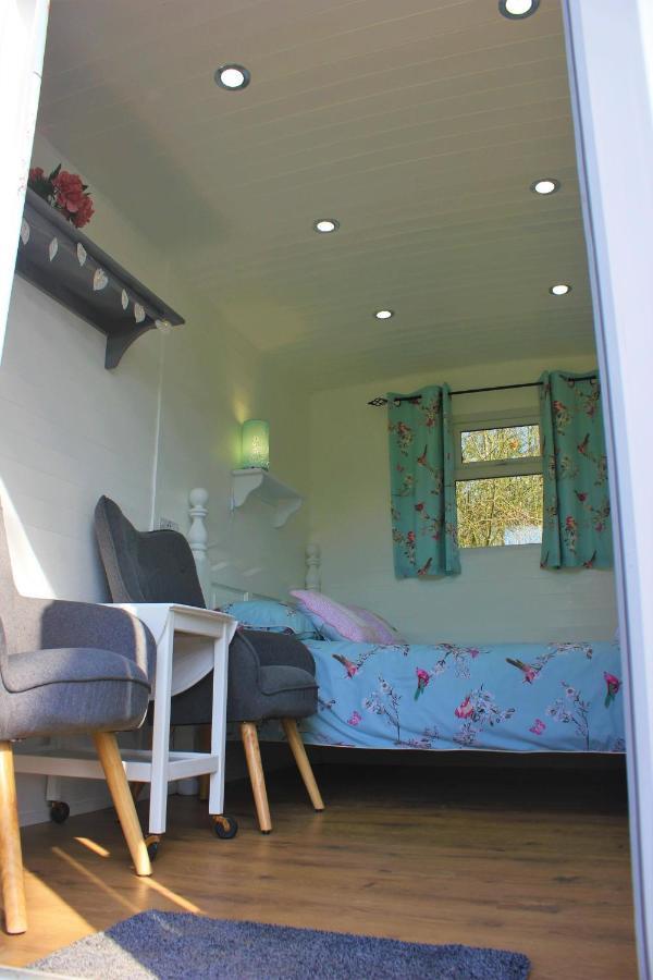 Hopgarden Glamping Luxury Shepherds Huts Wadhurst Exteriör bild