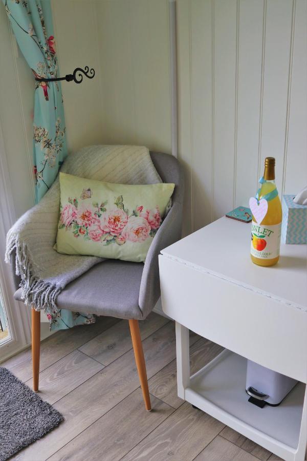 Hopgarden Glamping Luxury Shepherds Huts Wadhurst Exteriör bild