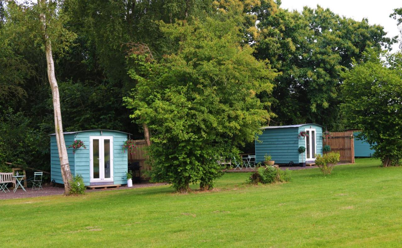 Hopgarden Glamping Luxury Shepherds Huts Wadhurst Exteriör bild