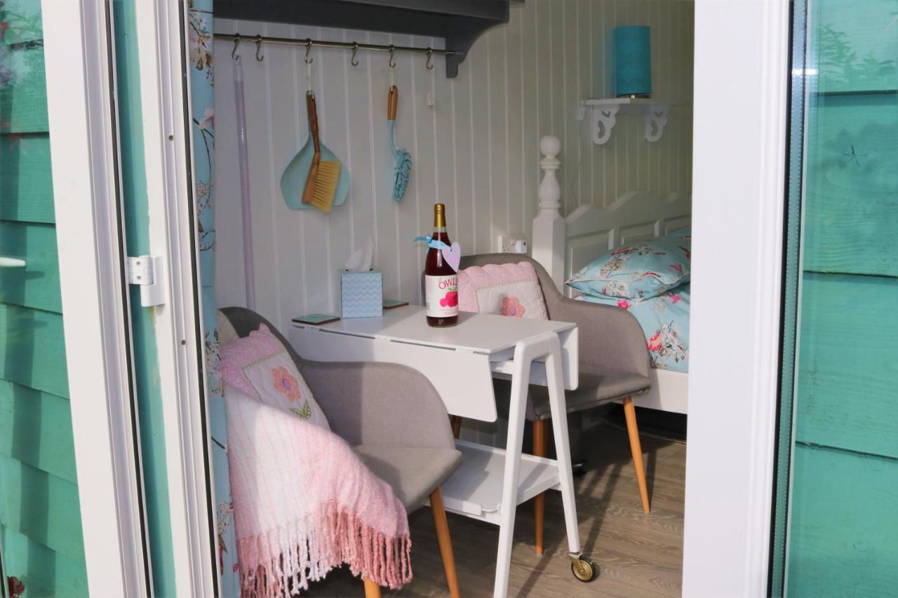 Hopgarden Glamping Luxury Shepherds Huts Wadhurst Exteriör bild