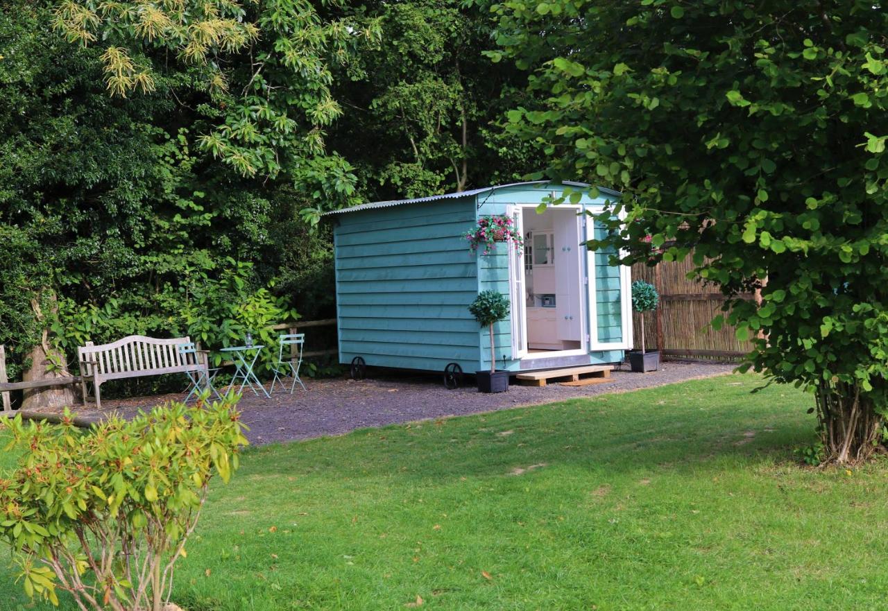 Hopgarden Glamping Luxury Shepherds Huts Wadhurst Exteriör bild