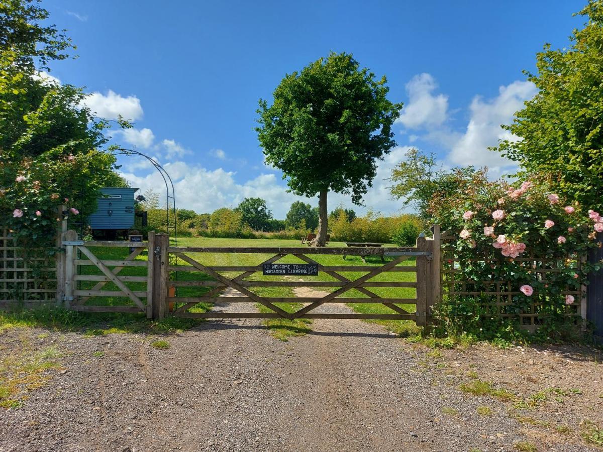 Hopgarden Glamping Luxury Shepherds Huts Wadhurst Exteriör bild